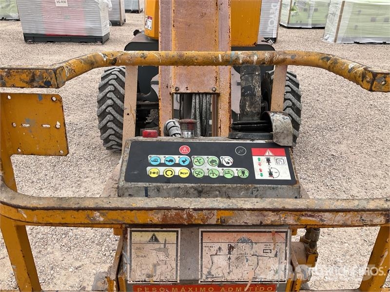 Haulotte HA12PX 4WD Diesel Articulating Boom Lift 관절형 전동이동 리프트