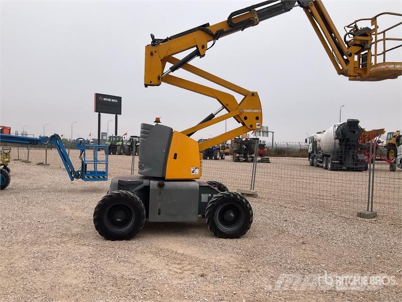 Haulotte HA12PX 4WD Diesel Articulating Boom Lift 관절형 전동이동 리프트