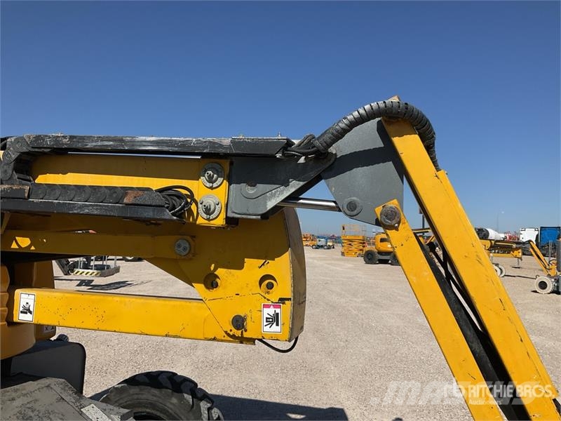 Haulotte HA12PX 4WD Diesel Articulating Boom Lift Bomlifte med knækarm