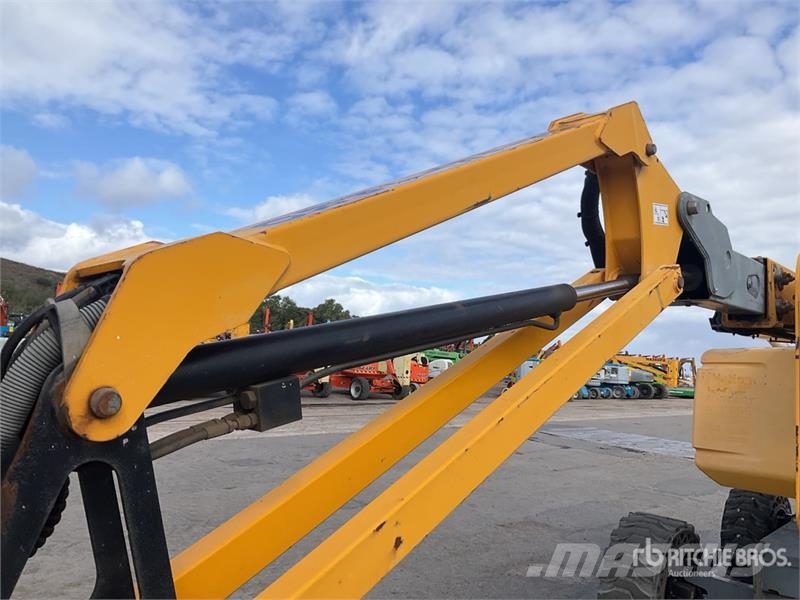 Haulotte HA16 RTJ PRO 4WD Diesel Articulating Boom Lift Gelenkteleskoparbeitsbühnen