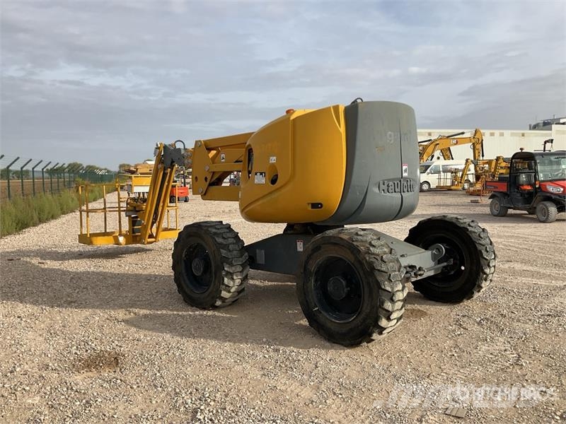 Haulotte HA16PXNT 4WD Diesel Articulating Boom Lift Bomlifte med knækarm