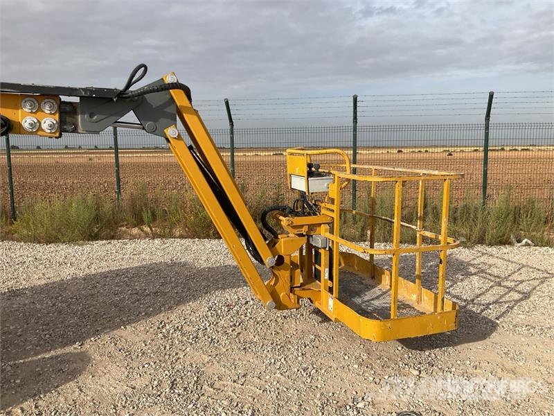 Haulotte HA16PXNT 4WD Diesel Articulating Boom Lift Bomlifte med knækarm