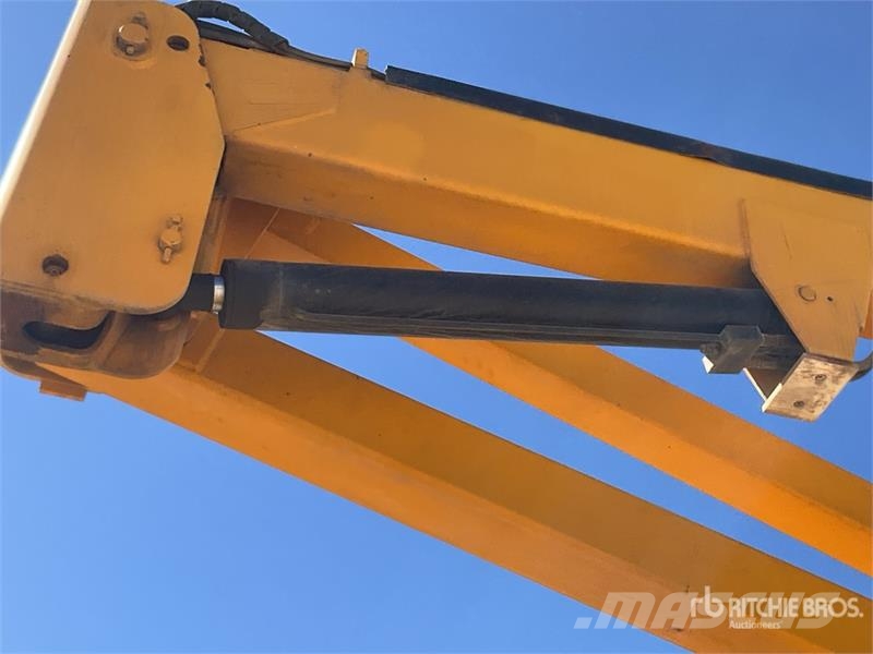Haulotte HA16PXNT 4WD Diesel Articulating Boom Lift Bomlifte med knækarm