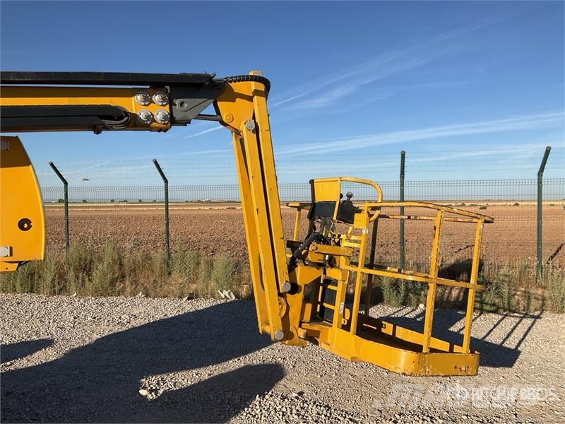 Haulotte HA16PXNT 4WD Diesel Articulating Boom Lift ブームリフト 屈伸型