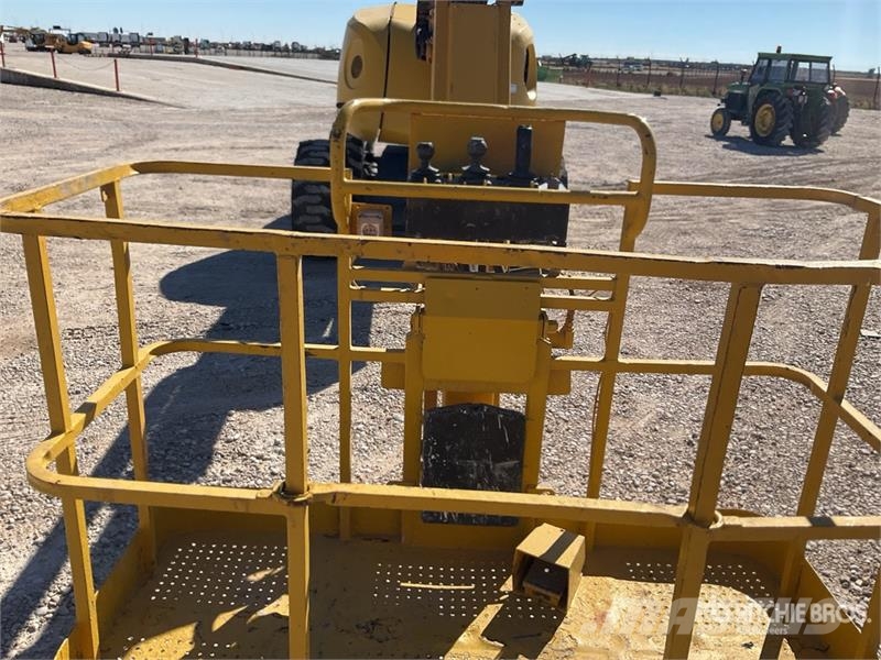 Haulotte HA16PXNT 4WD Diesel Articulating Boom Lift Bomlifte med knækarm