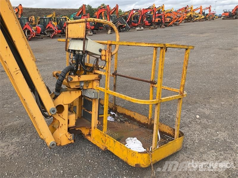Haulotte HA16PXNT 4WD Diesel Articulating Boom Lift (Inoper Elevadores braços articulados