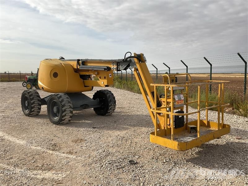 Haulotte HA16PXNT 4WD Diesel Articulating Boom Lift Bomlifte med knækarm