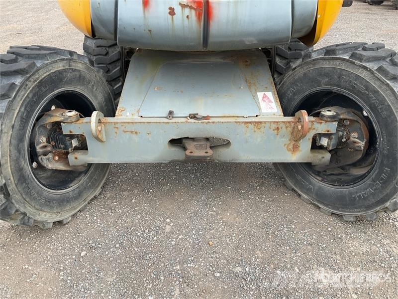 Haulotte HA16PXNT 4WD Diesel Articulating Boom Lift (Inoper Elevadores braços articulados