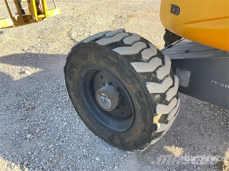 Haulotte HA16PXNT 4WD Diesel Articulating Boom Lift ブームリフト 屈伸型