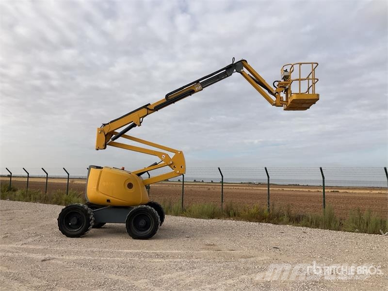 Haulotte HA16PXNT 4WD Diesel Articulating Boom Lift Bomlifte med knækarm