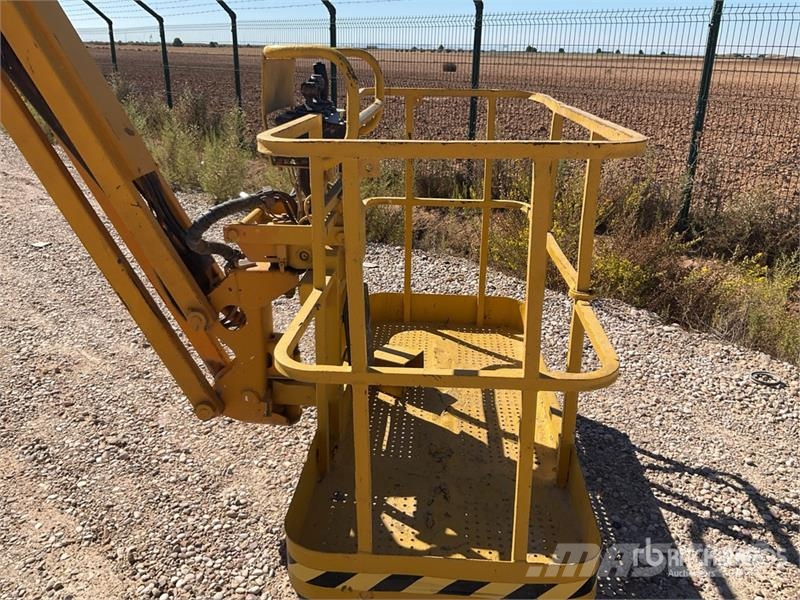 Haulotte HA16PXNT 4WD Diesel Articulating Boom Lift Bomlifte med knækarm