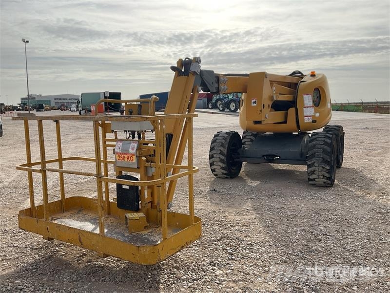 Haulotte HA16PXNT 4WD Diesel Articulating Boom Lift Bomlifte med knækarm