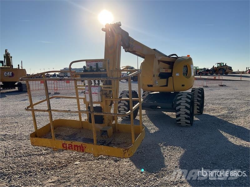 Haulotte HA16PXNT 4WD Diesel Articulating Boom Lift ブームリフト 屈伸型