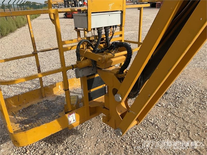 Haulotte HA16PXNT 4WD Diesel Articulating Boom Lift Bomlifte med knækarm