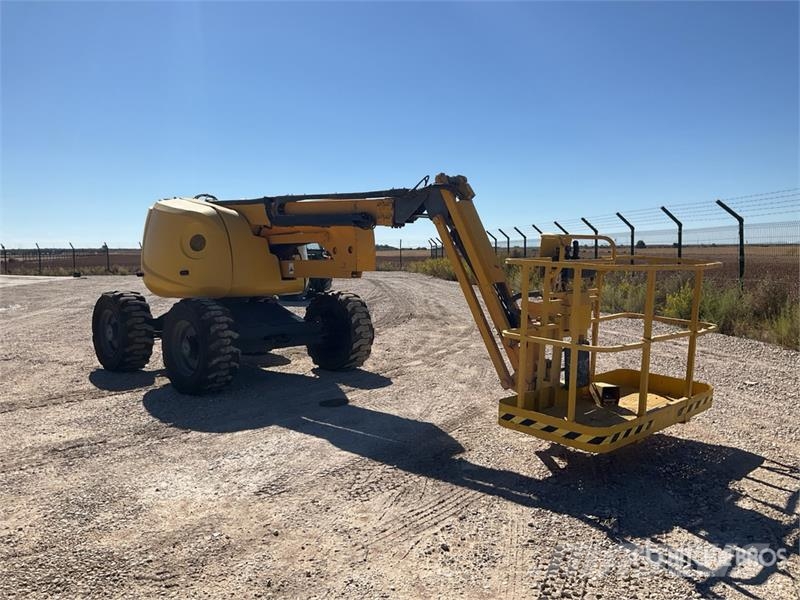 Haulotte HA16PXNT 4WD Diesel Articulating Boom Lift Bomlifte med knækarm