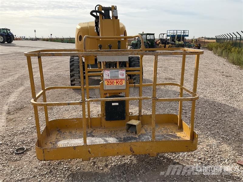 Haulotte HA16PXNT 4WD Diesel Articulating Boom Lift Bomlifte med knækarm