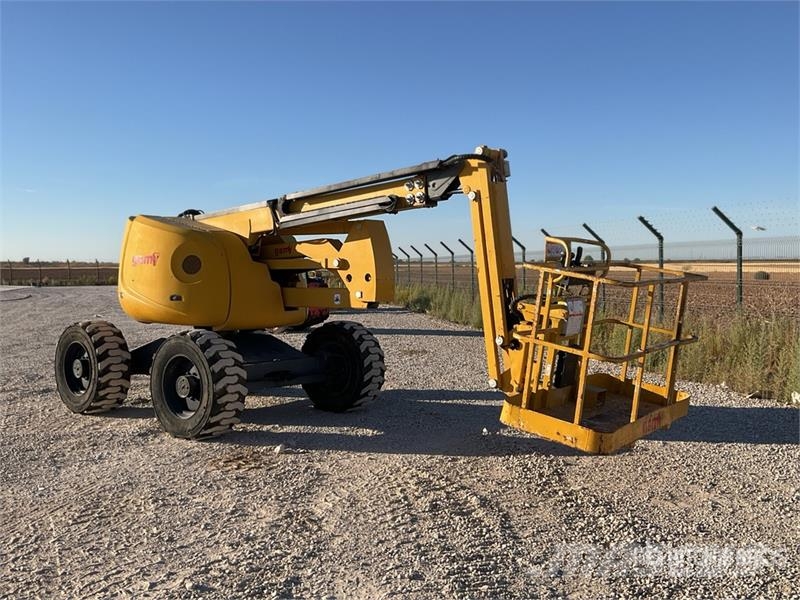 Haulotte HA16PXNT 4WD Diesel Articulating Boom Lift ブームリフト 屈伸型