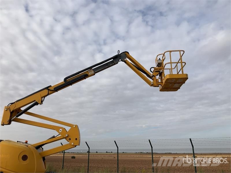 Haulotte HA16PXNT 4WD Diesel Articulating Boom Lift Bomlifte med knækarm