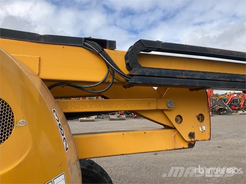 Haulotte HA16PXNT 4WD Diesel Articulating Boom Lift (Inoper Elevadores braços articulados