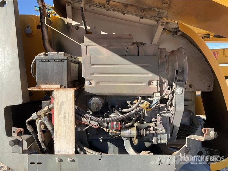Haulotte HA16PXNT 4WD Diesel Articulating Boom Lift ブームリフト 屈伸型