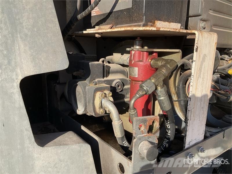Haulotte HA16PXNT 4WD Diesel Articulating Boom Lift ブームリフト 屈伸型