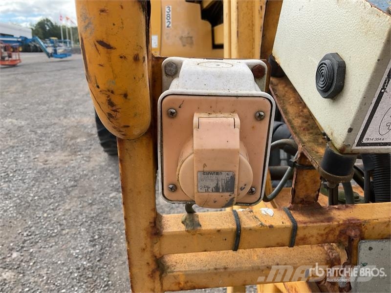 Haulotte HA16PXT 4WD Diesel Articulating Boom Lift (Inopera Iseliikuvad poomtõstukid
