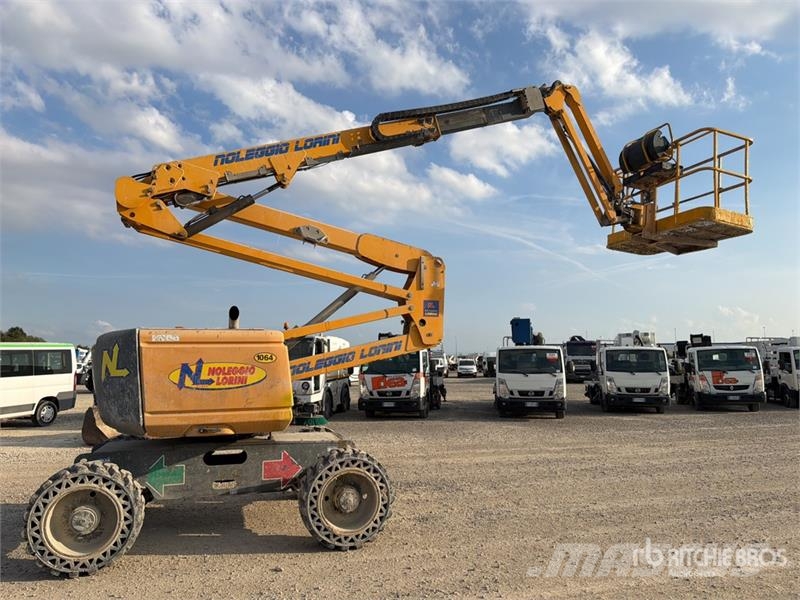 Haulotte HA16RT Diesel Articulating Boom Lift Nacelles articulées