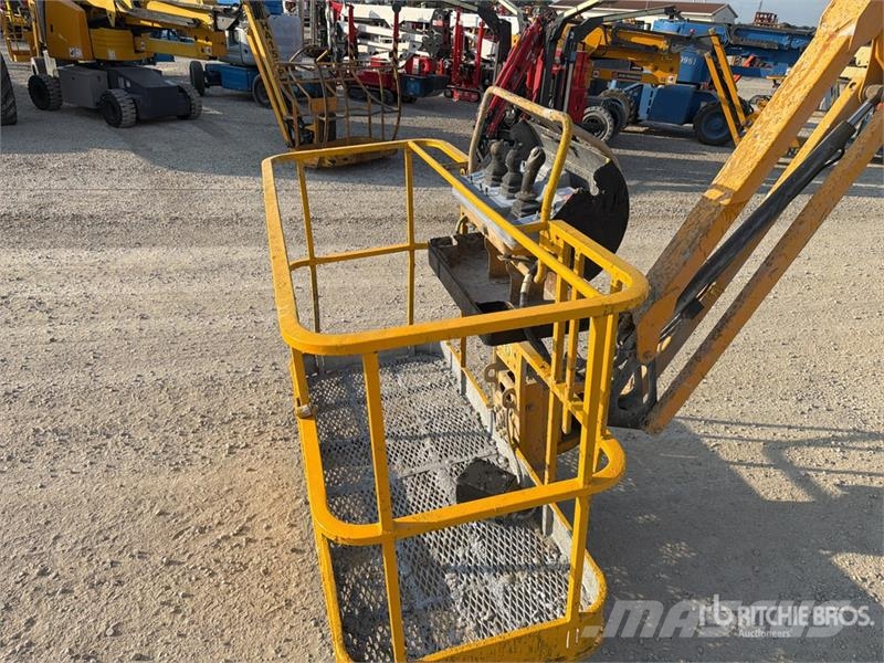 Haulotte HA16RT Diesel Articulating Boom Lift Nacelles articulées
