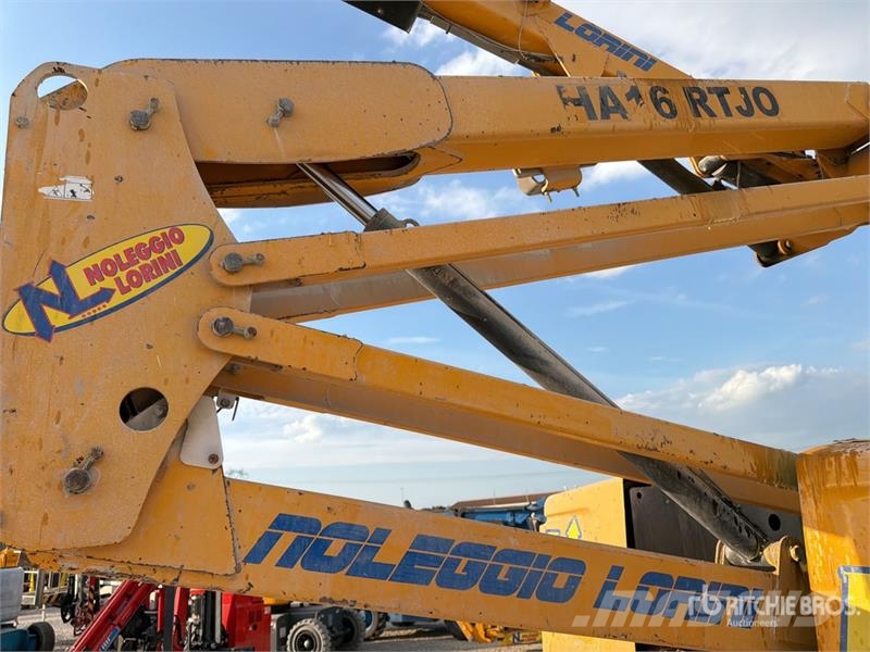 Haulotte HA16RT Diesel Articulating Boom Lift Nacelles articulées