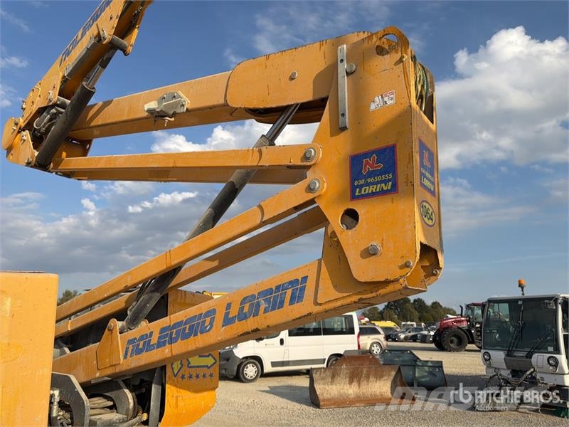 Haulotte HA16RT Diesel Articulating Boom Lift Nacelles articulées