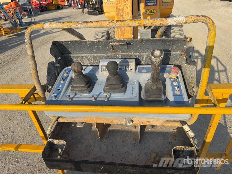 Haulotte HA16RT Diesel Articulating Boom Lift Nacelles articulées