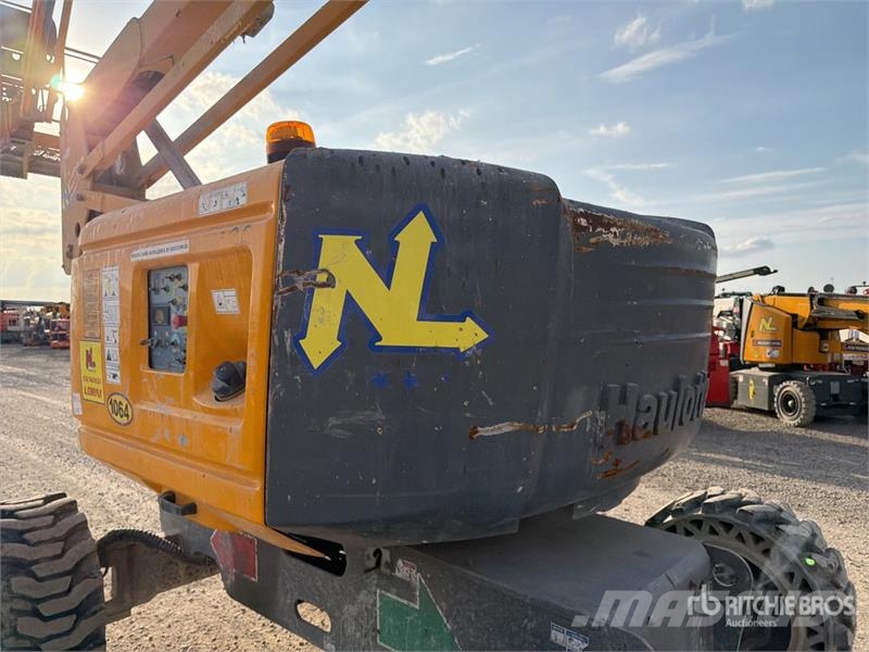 Haulotte HA16RT Diesel Articulating Boom Lift Nacelles articulées