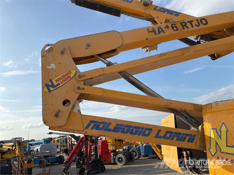 Haulotte HA16RT Diesel Articulating Boom Lift Nacelles articulées