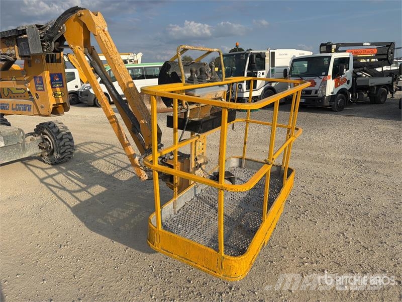 Haulotte HA16RT Diesel Articulating Boom Lift Nacelles articulées
