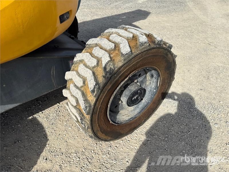 Haulotte HA18PX Articulating Boom Lift Karos emelők