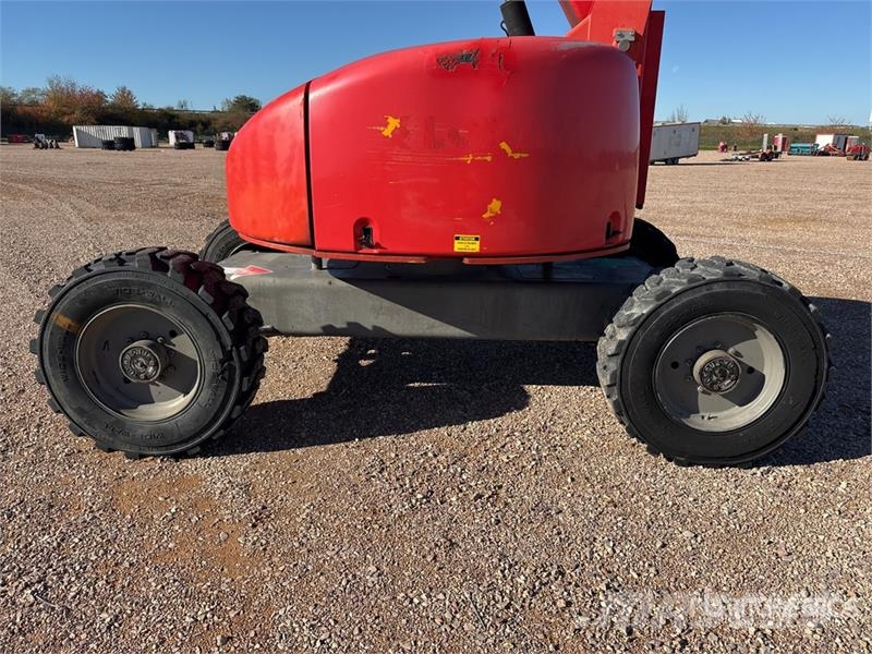Haulotte HA20PX 4WD Diesel Diesel Nacelle Articulee Articul رافعات سلة مفصلية