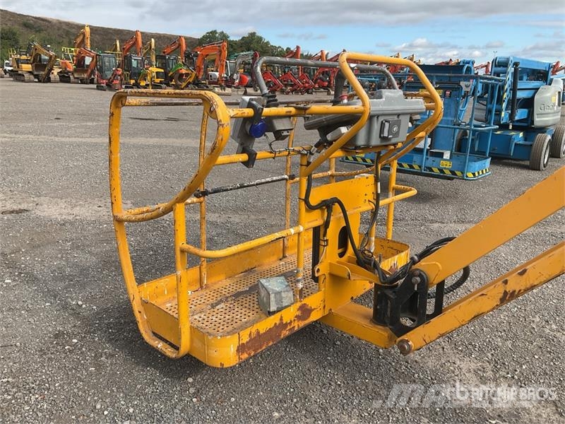 Haulotte HA260PX 4WD Diesel Articulating Boom Lift Articulated boom lifts