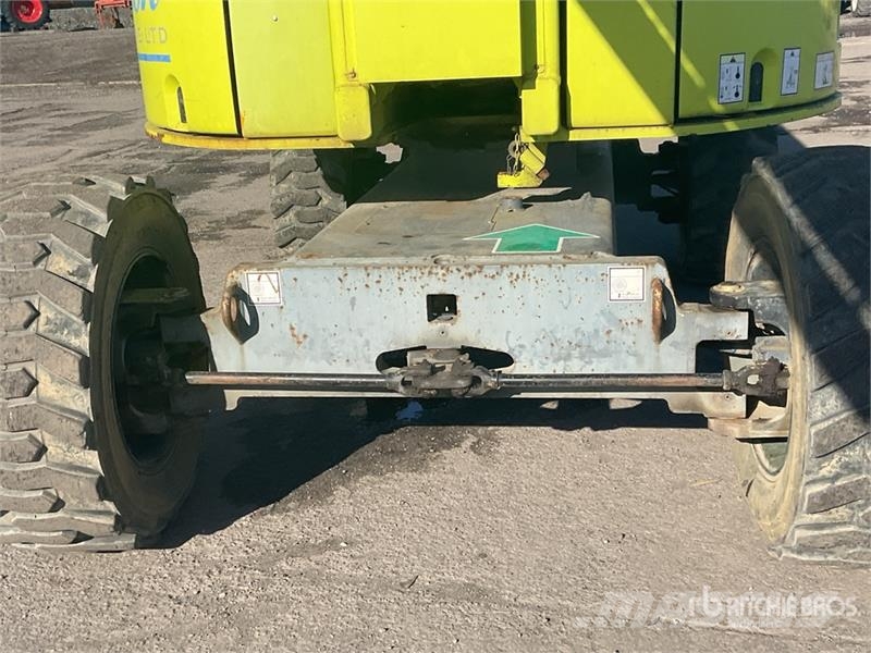 Haulotte HA260PX 4WD Diesel 4X4 Articulating Boom Lift Bomlifte med knækarm
