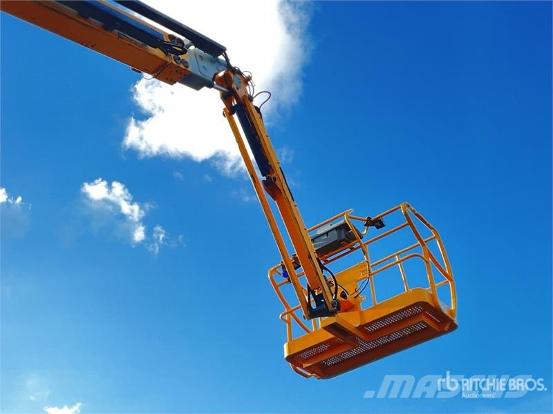 Haulotte HA260PX 4WD Diesel Articulating Boom Lift Knikarmhoogwerkers