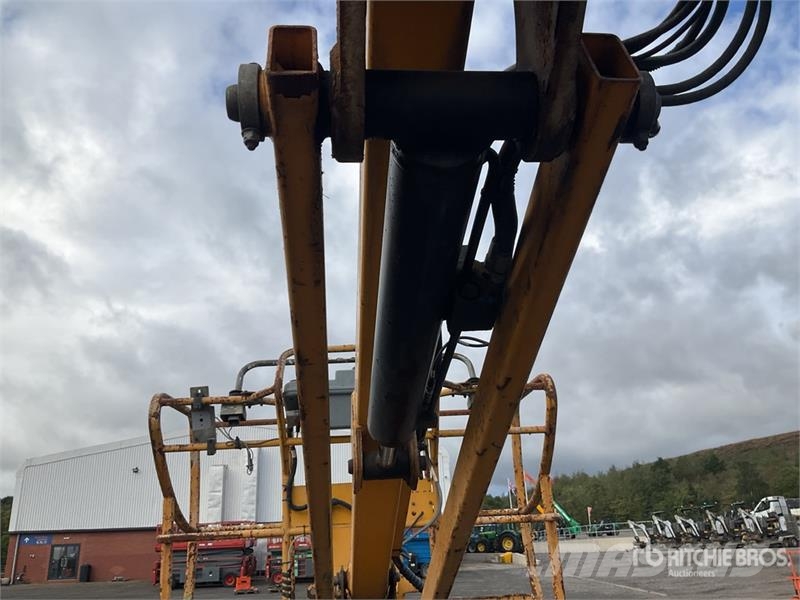Haulotte HA260PX 4WD Diesel Articulating Boom Lift Articulated boom lifts