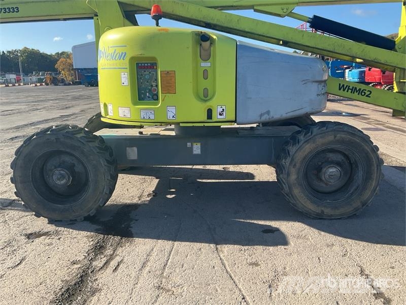 Haulotte HA260PX 4WD Diesel 4X4 Articulating Boom Lift Bomlifte med knækarm