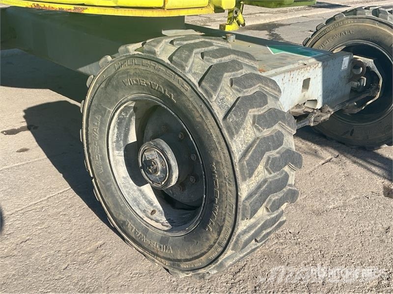 Haulotte HA260PX 4WD Diesel 4X4 Articulating Boom Lift Bomlifte med knækarm
