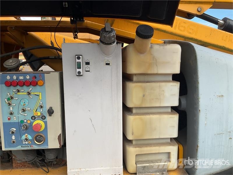 Haulotte HA260PX 4WD Diesel Articulating Boom Lift Articulated boom lifts