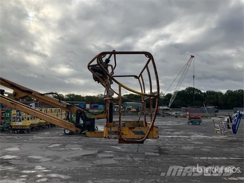 Haulotte HA260PX 4WD Diesel Articulating Boom Lift Articulated boom lifts