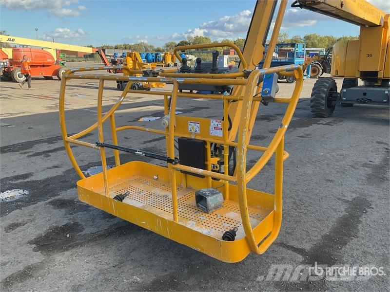 Haulotte HA260PX 4WD Diesel Articulating Boom Lift Knikarmhoogwerkers