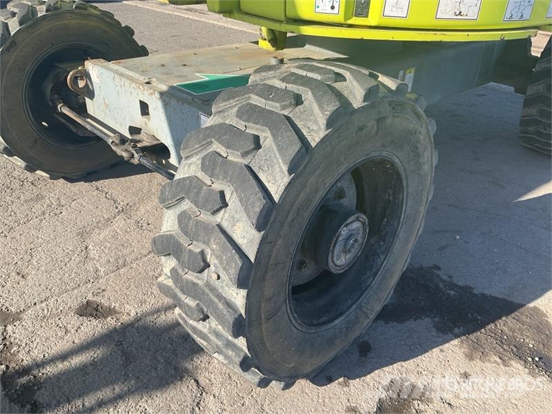 Haulotte HA260PX 4WD Diesel 4X4 Articulating Boom Lift Bomlifte med knækarm