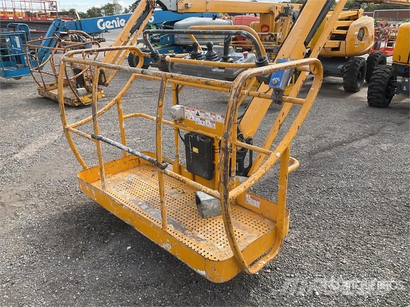 Haulotte HA260PX 4WD Diesel Articulating Boom Lift Articulated boom lifts