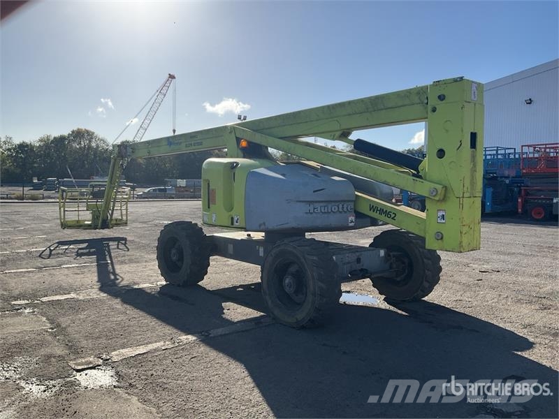 Haulotte HA260PX 4WD Diesel 4X4 Articulating Boom Lift Bomlifte med knækarm