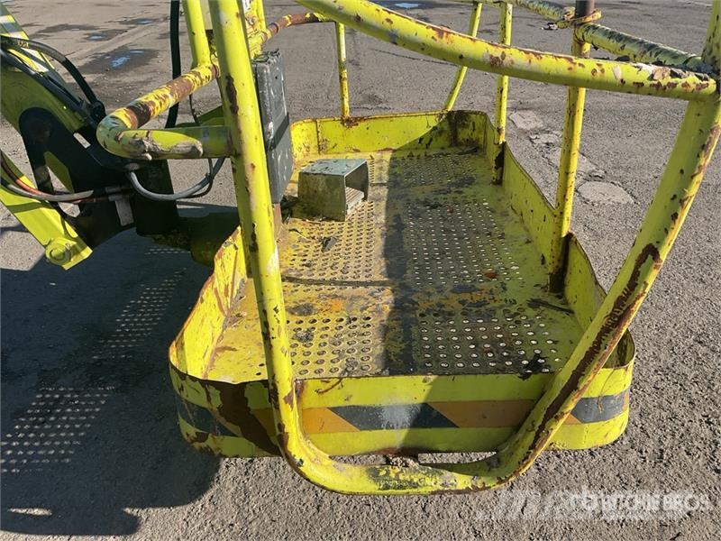 Haulotte HA260PX 4WD Diesel 4X4 Articulating Boom Lift Bomlifte med knækarm