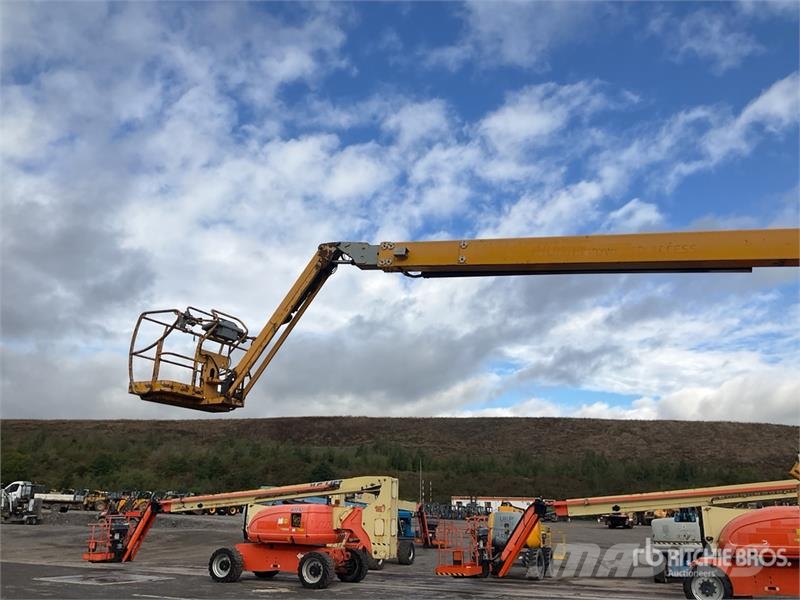 Haulotte HA260PX 4WD Diesel Articulating Boom Lift Articulated boom lifts